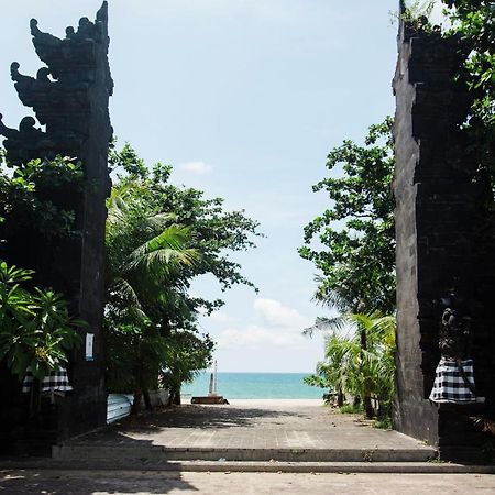 Donguri House Bali Bed & Breakfast Jimbaran  Exterior photo