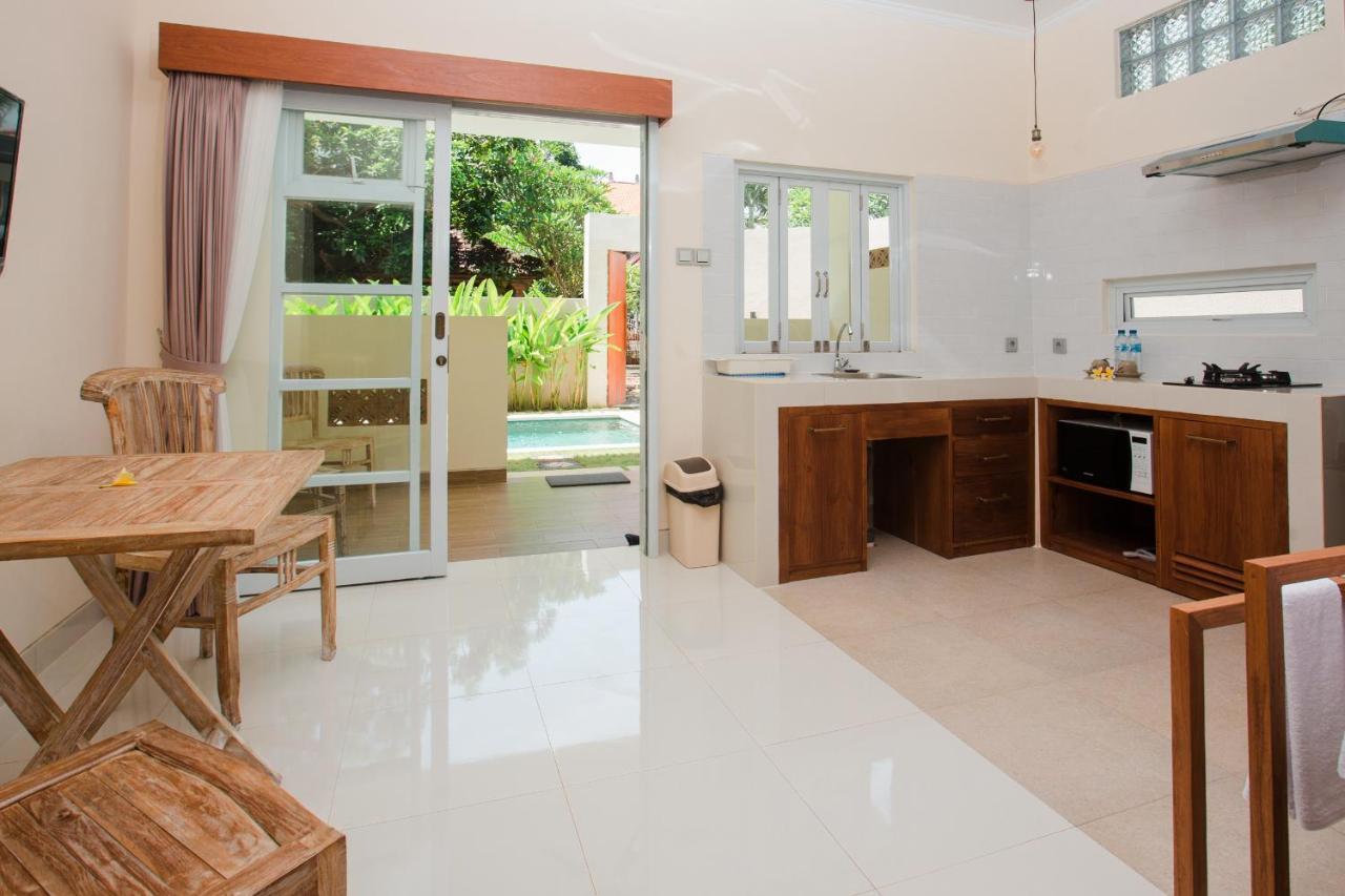 Donguri House Bali Bed & Breakfast Jimbaran  Exterior photo