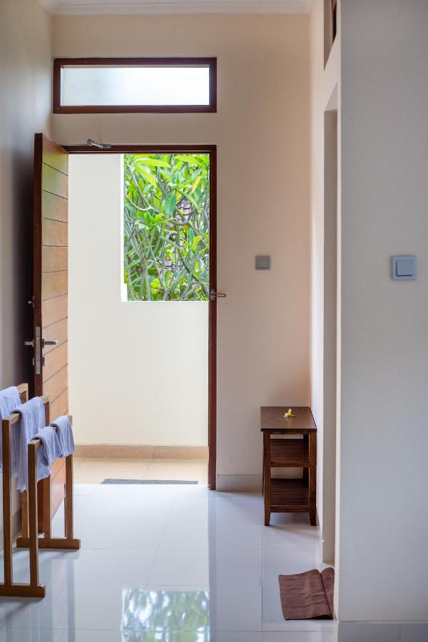 Donguri House Bali Bed & Breakfast Jimbaran  Exterior photo
